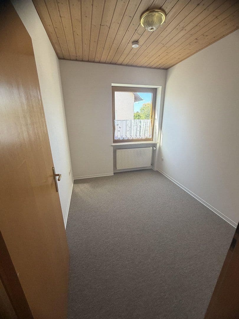 Prenájom bytu 3-izbový 87 m², Schwabelweis, Bavorsko Prenájom bytu 3-izbový 87 m², Schwabelweis, Bavorsko