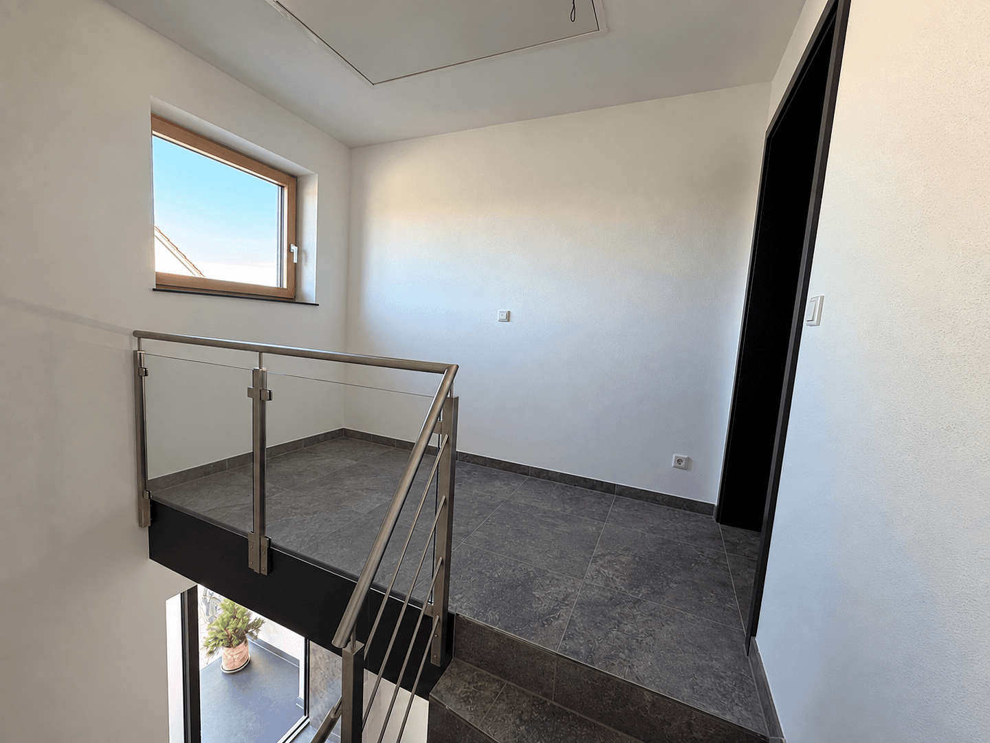 Prenájom bytu 5-izbový 145 m², Deuerling, Bavorsko Prenájom bytu 5-izbový 145 m², Deuerling, Bavorsko