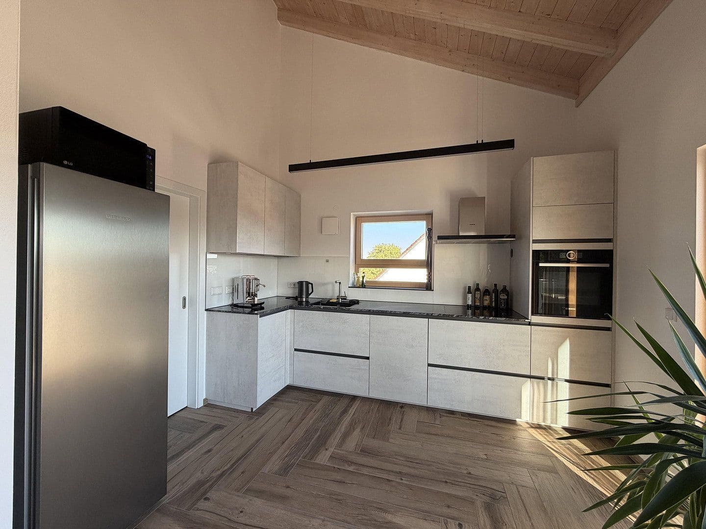 Prenájom bytu 5-izbový 145 m², Deuerling, Bavorsko Prenájom bytu 5-izbový 145 m², Deuerling, Bavorsko