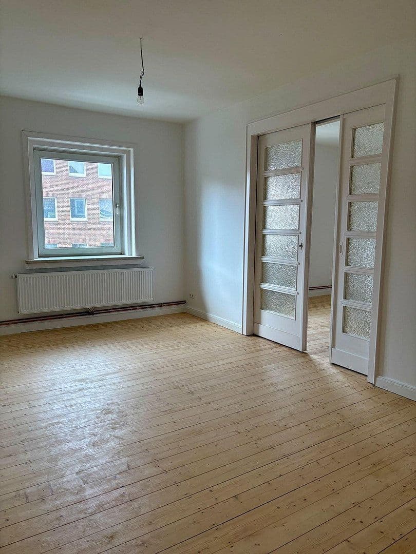 Prenájom bytu 3-izbový 93 m², Hannover, Dolné Sasko Prenájom bytu 3-izbový 93 m², Hannover, Dolné Sasko