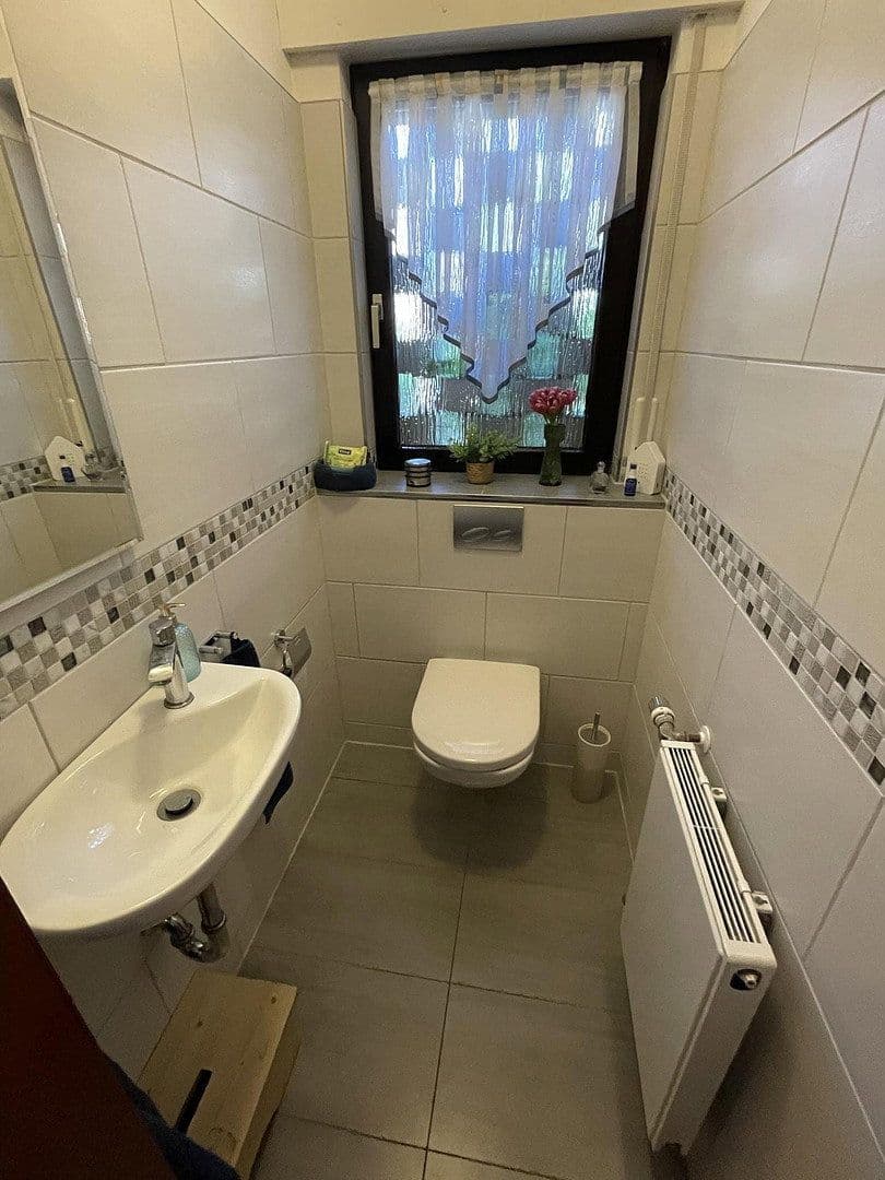 Predaj domu 146 m², pozemok 282 m², Oberhausen, Severné Porýnie - Westfálsko Predaj domu 146 m², pozemok 282 m², Oberhausen, Severné Porýnie - Westfálsko