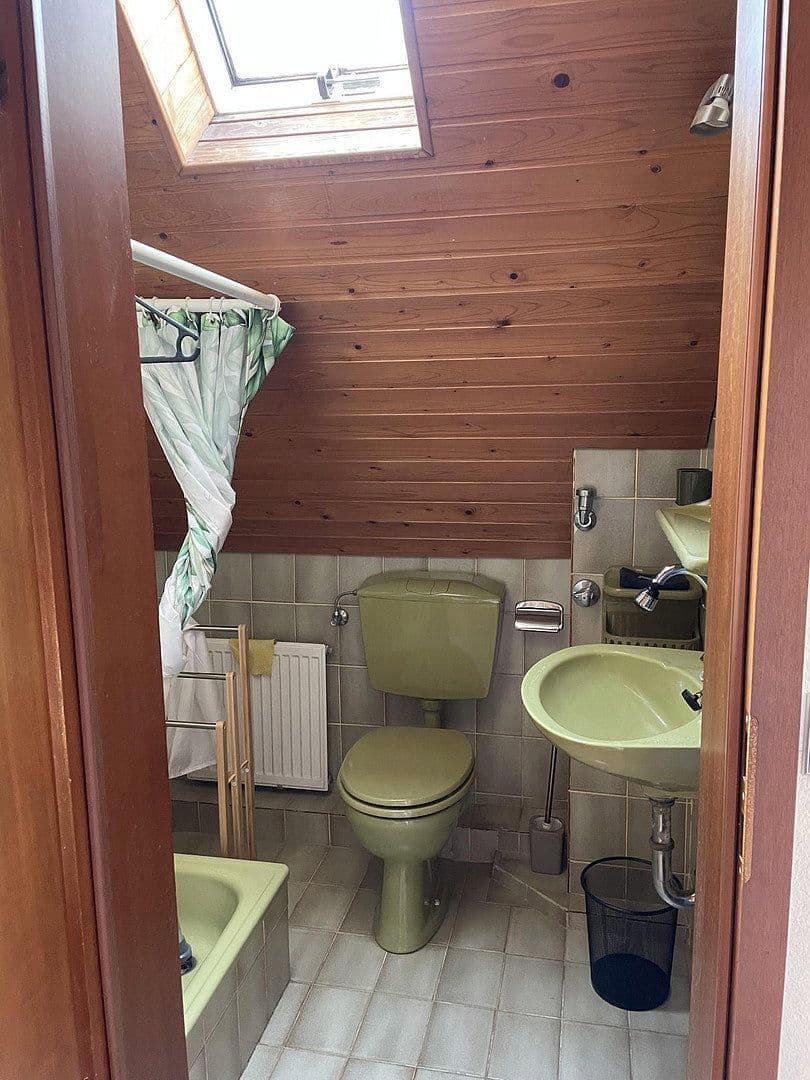 Predaj domu 146 m², pozemok 282 m², Oberhausen, Severné Porýnie - Westfálsko Predaj domu 146 m², pozemok 282 m², Oberhausen, Severné Porýnie - Westfálsko