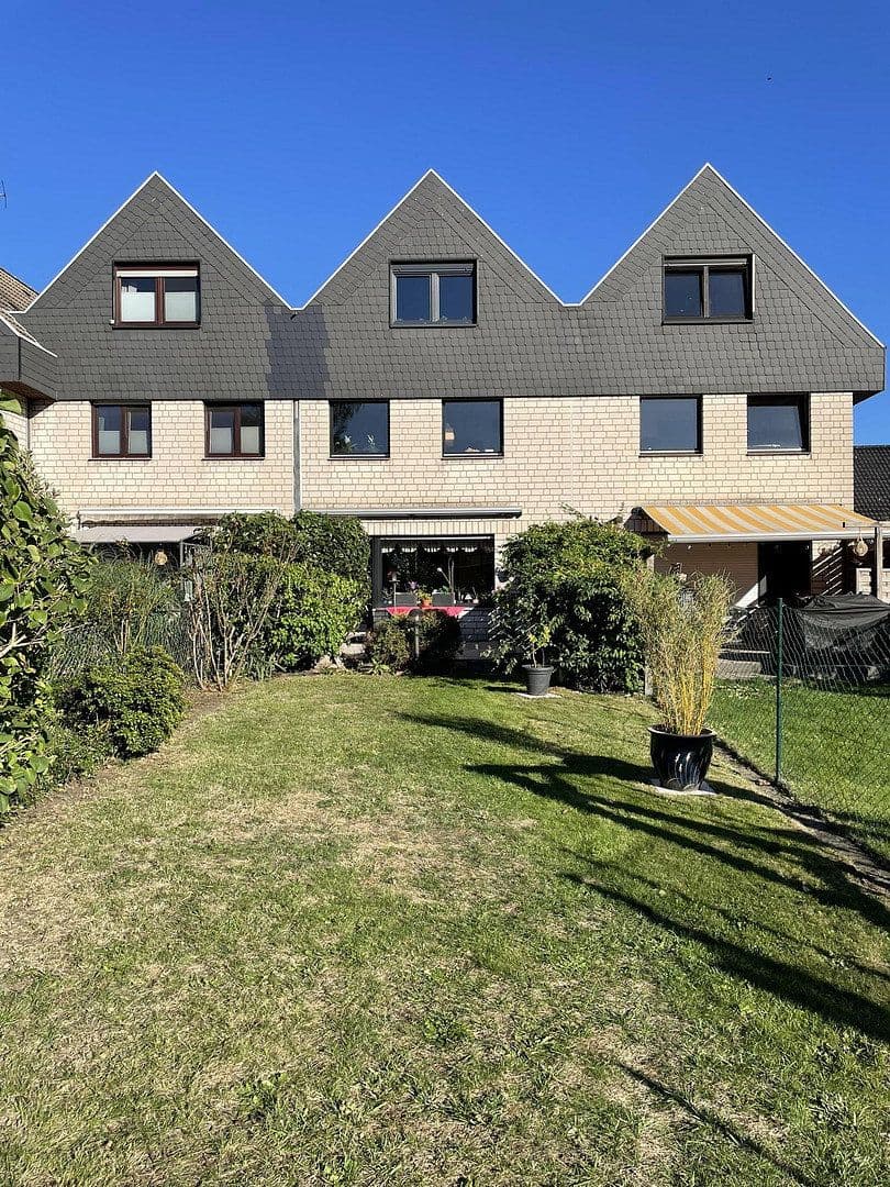 Predaj domu 146 m², pozemok 282 m², Oberhausen, Severné Porýnie - Westfálsko Predaj domu 146 m², pozemok 282 m², Oberhausen, Severné Porýnie - Westfálsko