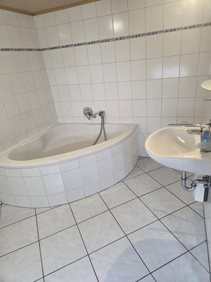 Predaj bytu 2-izbový 60 m², Bremen, Brémy Predaj bytu 2-izbový 60 m², Bremen, Brémy