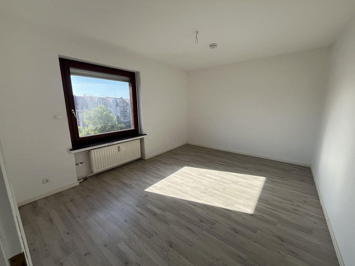 Prenájom bytu 3-izbový 81 m², Wolfenbüttlerstr 22, Hannover, Dolné Sasko Prenájom bytu 3-izbový 81 m², Wolfenbüttlerstr 22, Hannover, Dolné Sasko