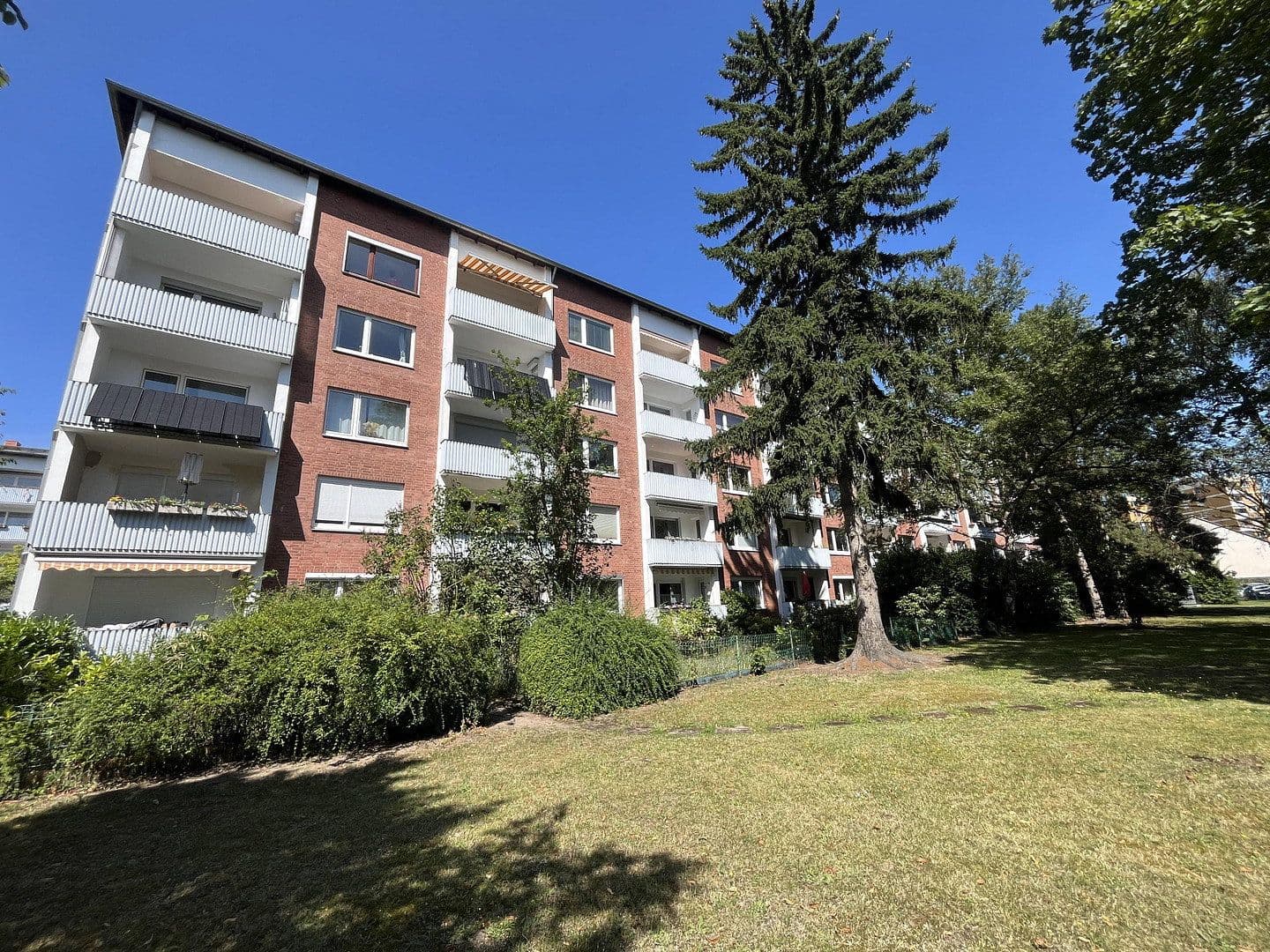 Prenájom bytu 3-izbový 81 m², Wolfenbüttlerstr 22, Hannover, Dolné Sasko Prenájom bytu 3-izbový 81 m², Wolfenbüttlerstr 22, Hannover, Dolné Sasko