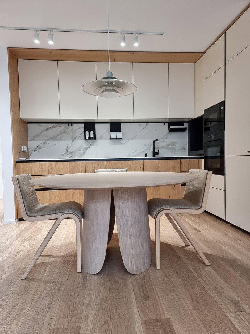 Predaj bytu 3-izbový 60 m², Berlin, Berlín Predaj bytu 3-izbový 60 m², Berlin, Berlín