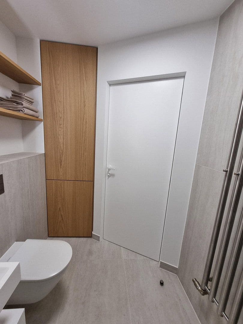 Predaj bytu 3-izbový 60 m², Berlin, Berlín Predaj bytu 3-izbový 60 m², Berlin, Berlín