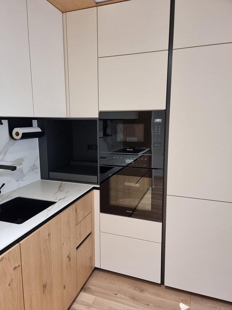 Predaj bytu 3-izbový 60 m², Berlin, Berlín Predaj bytu 3-izbový 60 m², Berlin, Berlín