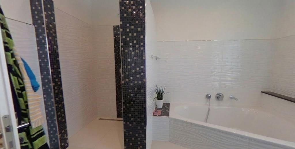 Predaj domu 432 m², pozemok 1.400 m², Pestalozzistraße 1, Schönenberg-Kübelberg, Porýnie-Falcko Predaj domu 432 m², pozemok 1.400 m², Pestalozzistraße 1, Schönenberg-Kübelberg, Porýnie-Falcko