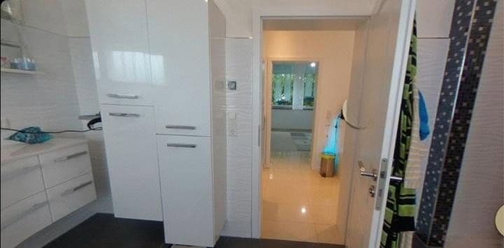 Predaj domu 432 m², pozemok 1.400 m², Pestalozzistraße 1, Schönenberg-Kübelberg, Porýnie-Falcko Predaj domu 432 m², pozemok 1.400 m², Pestalozzistraße 1, Schönenberg-Kübelberg, Porýnie-Falcko