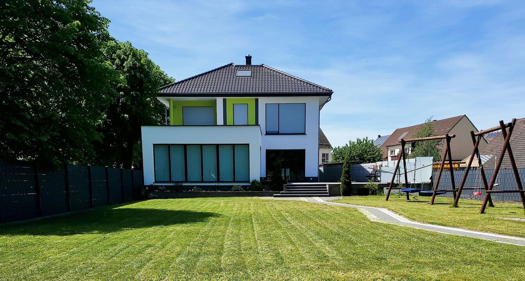 Predaj domu 432 m², pozemok 1.400 m², Pestalozzistraße 1, Schönenberg-Kübelberg, Porýnie-Falcko Predaj domu 432 m², pozemok 1.400 m², Pestalozzistraße 1, Schönenberg-Kübelberg, Porýnie-Falcko