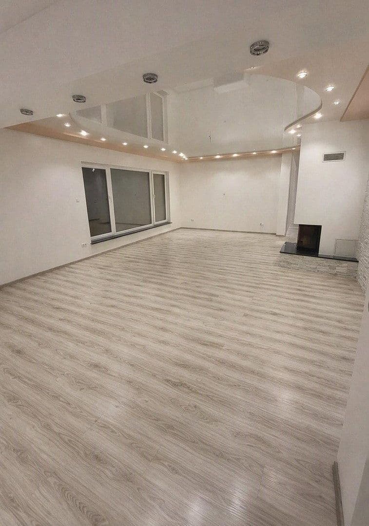 Predaj domu 432 m², pozemok 1.400 m², Pestalozzistraße 1, Schönenberg-Kübelberg, Porýnie-Falcko Predaj domu 432 m², pozemok 1.400 m², Pestalozzistraße 1, Schönenberg-Kübelberg, Porýnie-Falcko