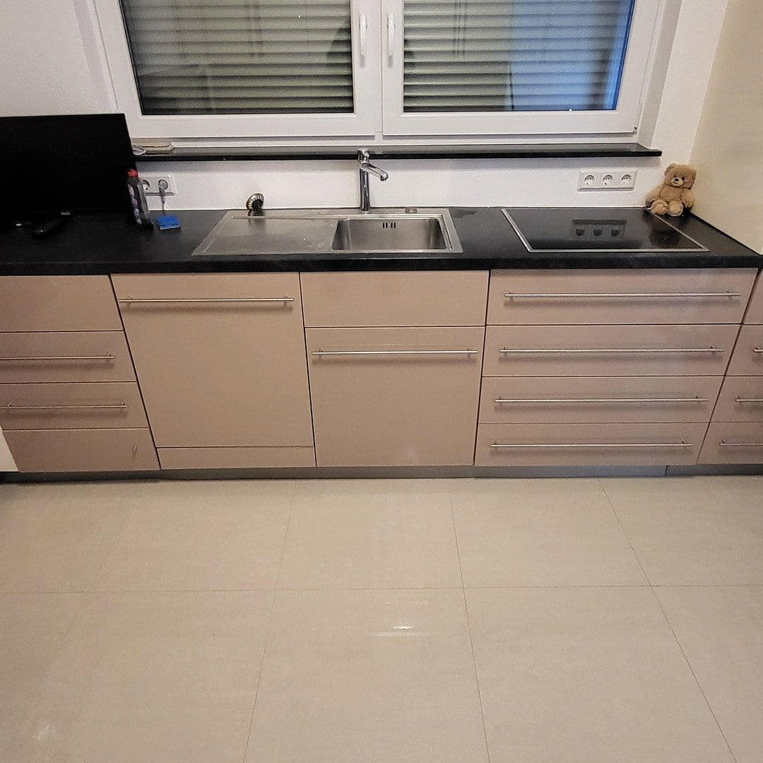 Predaj domu 432 m², pozemok 1.400 m², Pestalozzistraße 1, Schönenberg-Kübelberg, Porýnie-Falcko Predaj domu 432 m², pozemok 1.400 m², Pestalozzistraße 1, Schönenberg-Kübelberg, Porýnie-Falcko