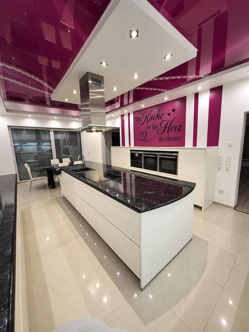 Predaj domu 432 m², pozemok 1.400 m², Pestalozzistraße 1, Schönenberg-Kübelberg, Porýnie-Falcko Predaj domu 432 m², pozemok 1.400 m², Pestalozzistraße 1, Schönenberg-Kübelberg, Porýnie-Falcko
