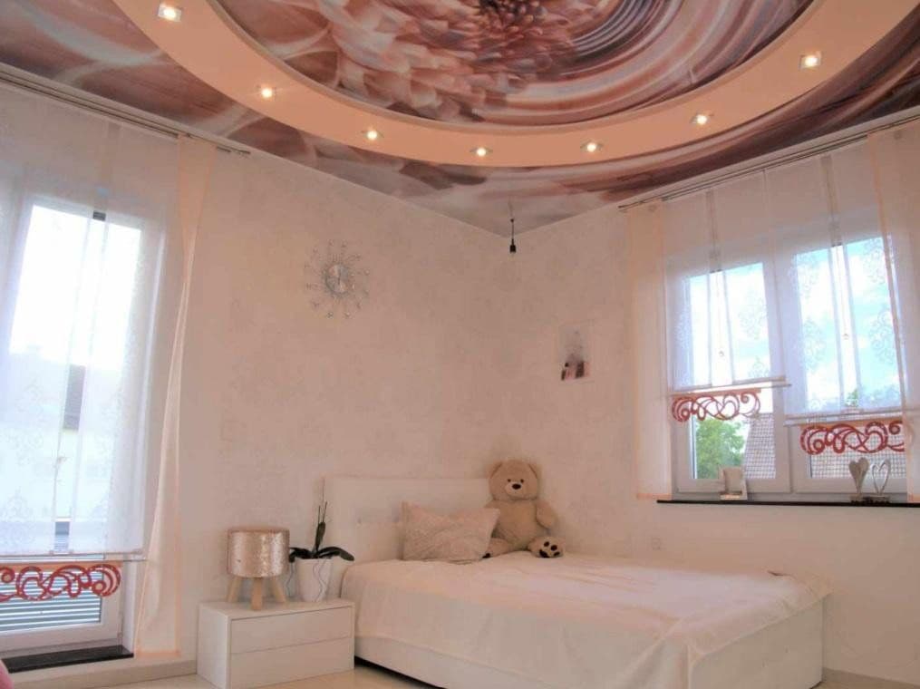 Predaj domu 432 m², pozemok 1.400 m², Pestalozzistraße 1, Schönenberg-Kübelberg, Porýnie-Falcko Predaj domu 432 m², pozemok 1.400 m², Pestalozzistraße 1, Schönenberg-Kübelberg, Porýnie-Falcko