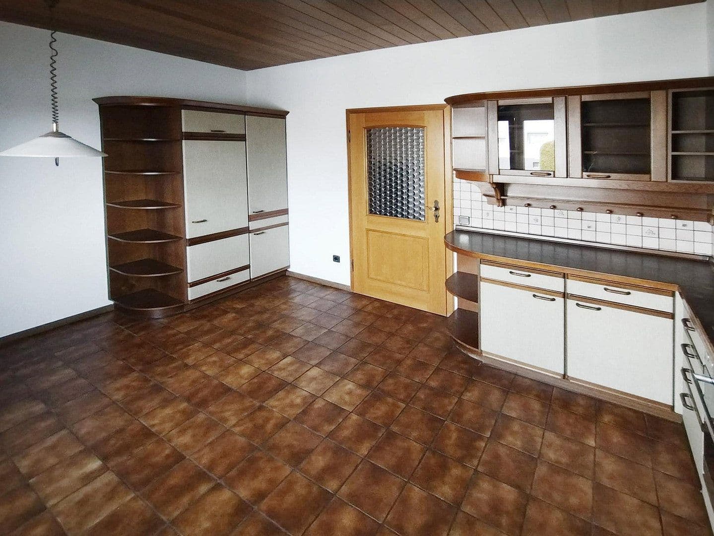 Prenájom bytu 3-izbový 105 m², Kleinostheim, Bavorsko Prenájom bytu 3-izbový 105 m², Kleinostheim, Bavorsko