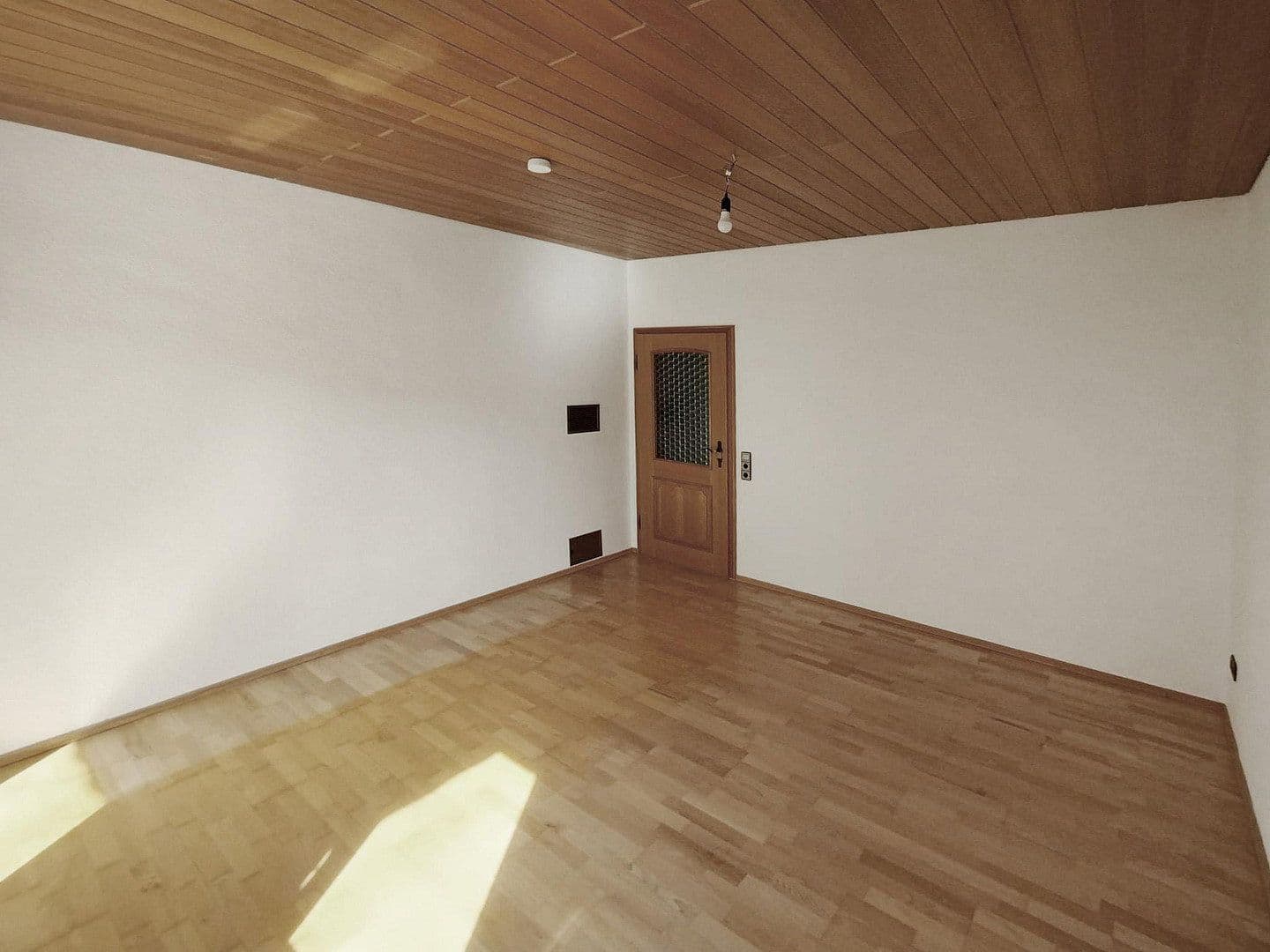 Prenájom bytu 3-izbový 105 m², Kleinostheim, Bavorsko Prenájom bytu 3-izbový 105 m², Kleinostheim, Bavorsko