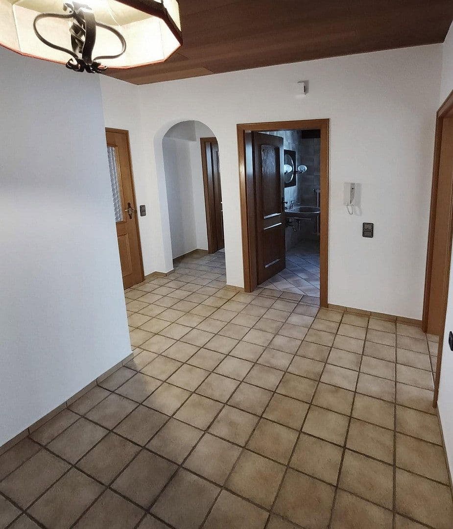 Prenájom bytu 3-izbový 105 m², Kleinostheim, Bavorsko Prenájom bytu 3-izbový 105 m², Kleinostheim, Bavorsko
