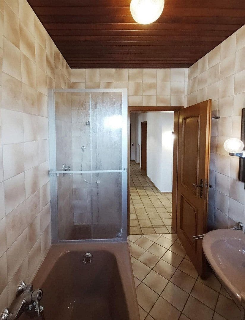 Prenájom bytu 3-izbový 105 m², Kleinostheim, Bavorsko Prenájom bytu 3-izbový 105 m², Kleinostheim, Bavorsko