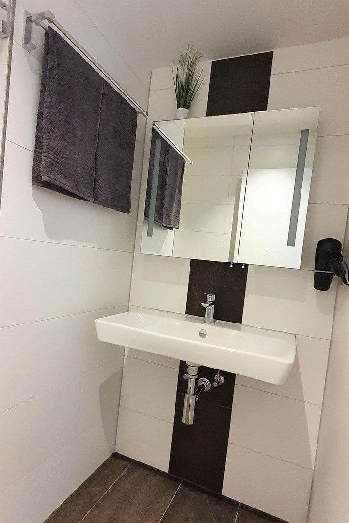 Prenájom bytu 2-izbový 68 m², Kronenstr. 16, Meersburg, Bádensko-Wurttembersko Prenájom bytu 2-izbový 68 m², Kronenstr. 16, Meersburg, Bádensko-Wurttembersko