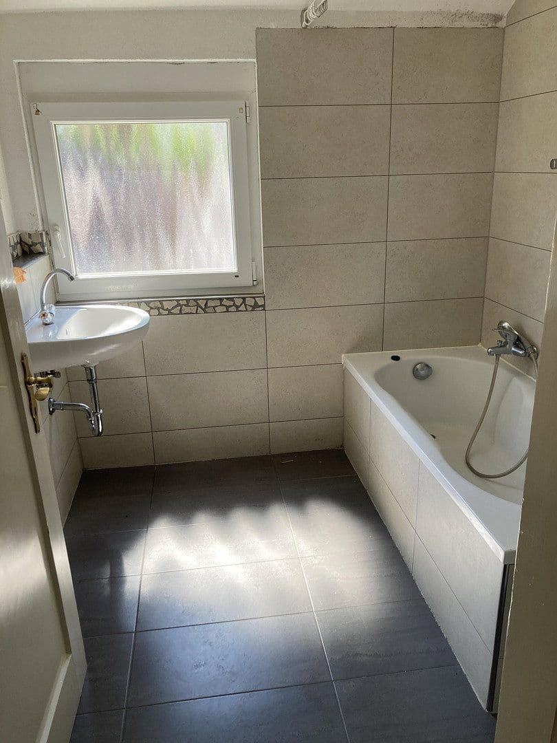 Prenájom bytu 4-izbový 90 m², Karlstr. 10, Alpirsbach, Bádensko-Wurttembersko Prenájom bytu 4-izbový 90 m², Karlstr. 10, Alpirsbach, Bádensko-Wurttembersko