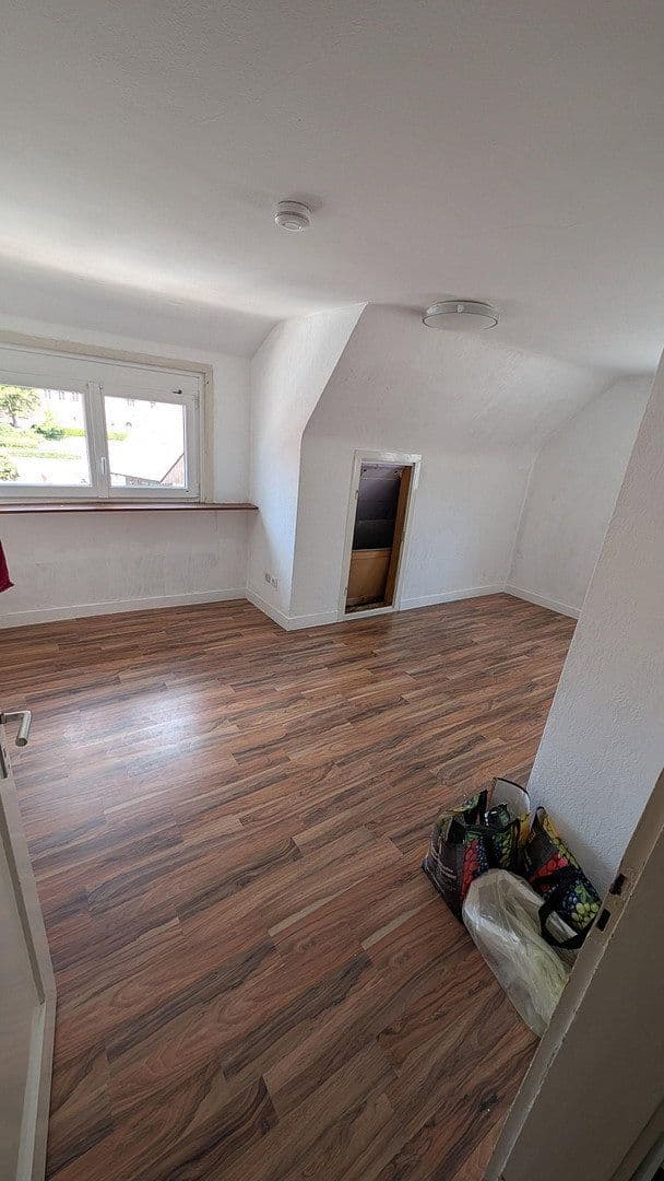 Prenájom bytu 4-izbový 90 m², Karlstr. 10, Alpirsbach, Bádensko-Wurttembersko Prenájom bytu 4-izbový 90 m², Karlstr. 10, Alpirsbach, Bádensko-Wurttembersko