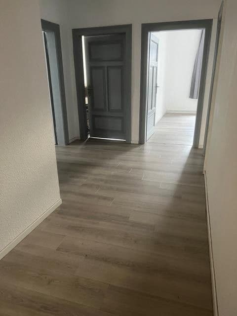 Predaj domu 334 m², pozemok 1.268 m², Hannoversche Straße 30, Seelze, Dolné Sasko Predaj domu 334 m², pozemok 1.268 m², Hannoversche Straße 30, Seelze, Dolné Sasko