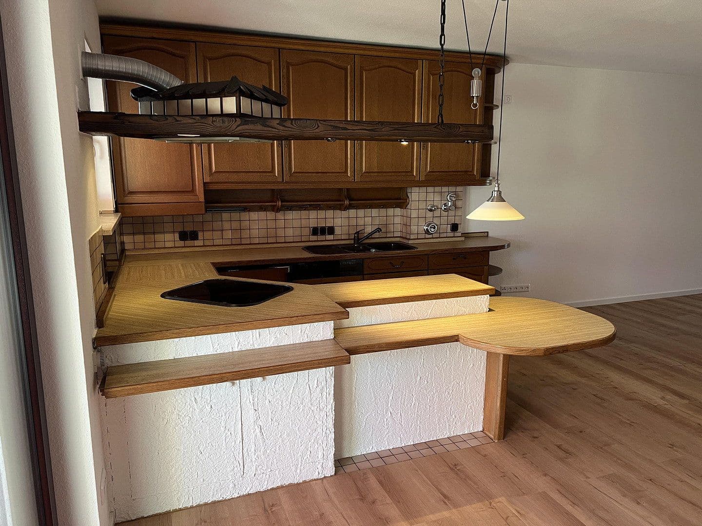 Prenájom bytu 2-izbový 64 m², Bad Nauheim, Hesensko Prenájom bytu 2-izbový 64 m², Bad Nauheim, Hesensko