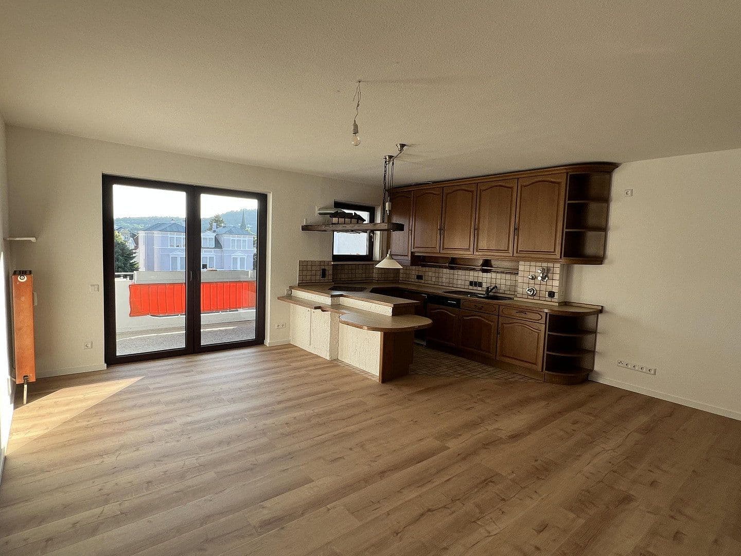 Prenájom bytu 2-izbový 64 m², Bad Nauheim, Hesensko Prenájom bytu 2-izbový 64 m², Bad Nauheim, Hesensko