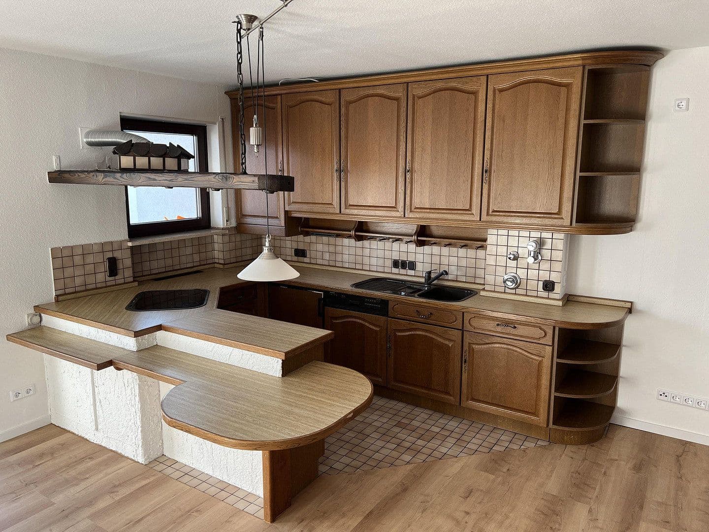 Prenájom bytu 2-izbový 64 m², Bad Nauheim, Hesensko Prenájom bytu 2-izbový 64 m², Bad Nauheim, Hesensko