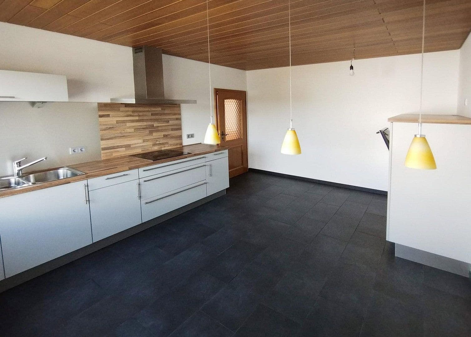Prenájom bytu 4-izbový 104 m², Kleinostheim, Bavorsko Prenájom bytu 4-izbový 104 m², Kleinostheim, Bavorsko