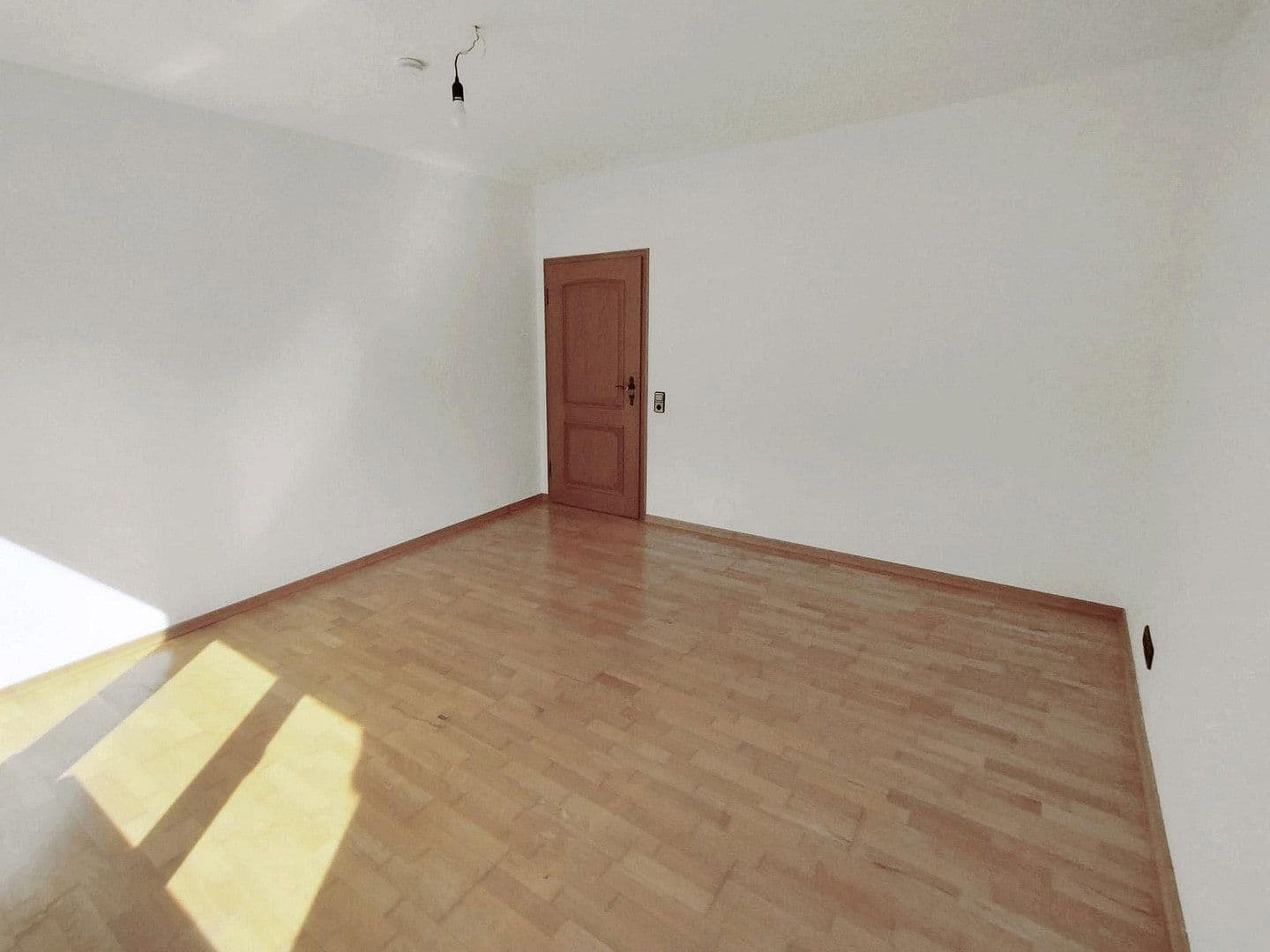 Prenájom bytu 4-izbový 104 m², Kleinostheim, Bavorsko Prenájom bytu 4-izbový 104 m², Kleinostheim, Bavorsko