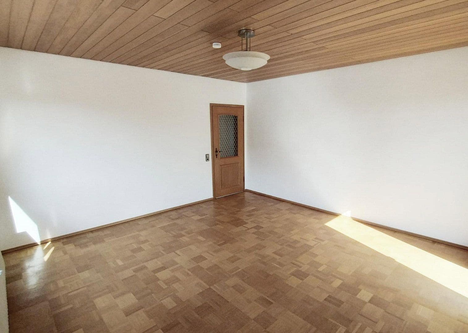Prenájom bytu 4-izbový 104 m², Kleinostheim, Bavorsko Prenájom bytu 4-izbový 104 m², Kleinostheim, Bavorsko