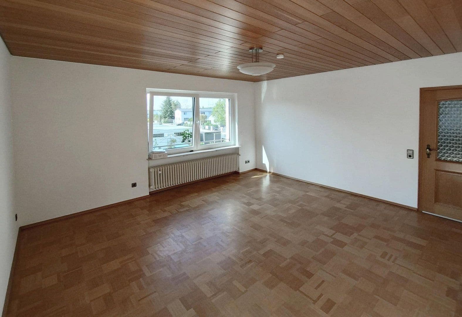 Prenájom bytu 4-izbový 104 m², Kleinostheim, Bavorsko Prenájom bytu 4-izbový 104 m², Kleinostheim, Bavorsko