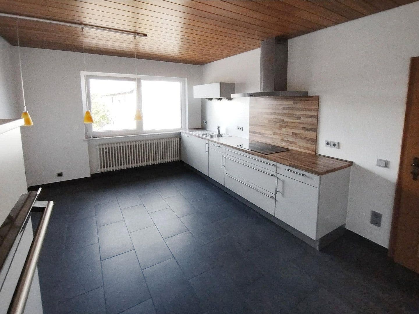 Prenájom bytu 4-izbový 104 m², Kleinostheim, Bavorsko Prenájom bytu 4-izbový 104 m², Kleinostheim, Bavorsko