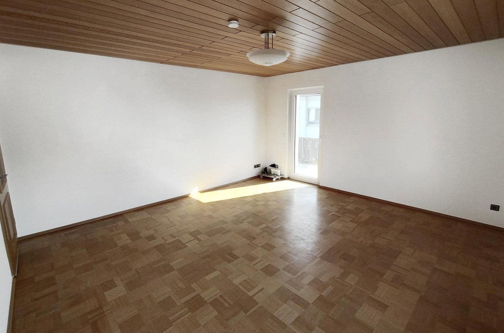 Prenájom bytu 4-izbový 104 m², Kleinostheim, Bavorsko Prenájom bytu 4-izbový 104 m², Kleinostheim, Bavorsko