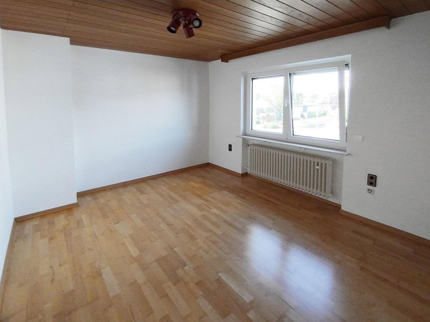 Prenájom bytu 4-izbový 104 m², Kleinostheim, Bavorsko Prenájom bytu 4-izbový 104 m², Kleinostheim, Bavorsko