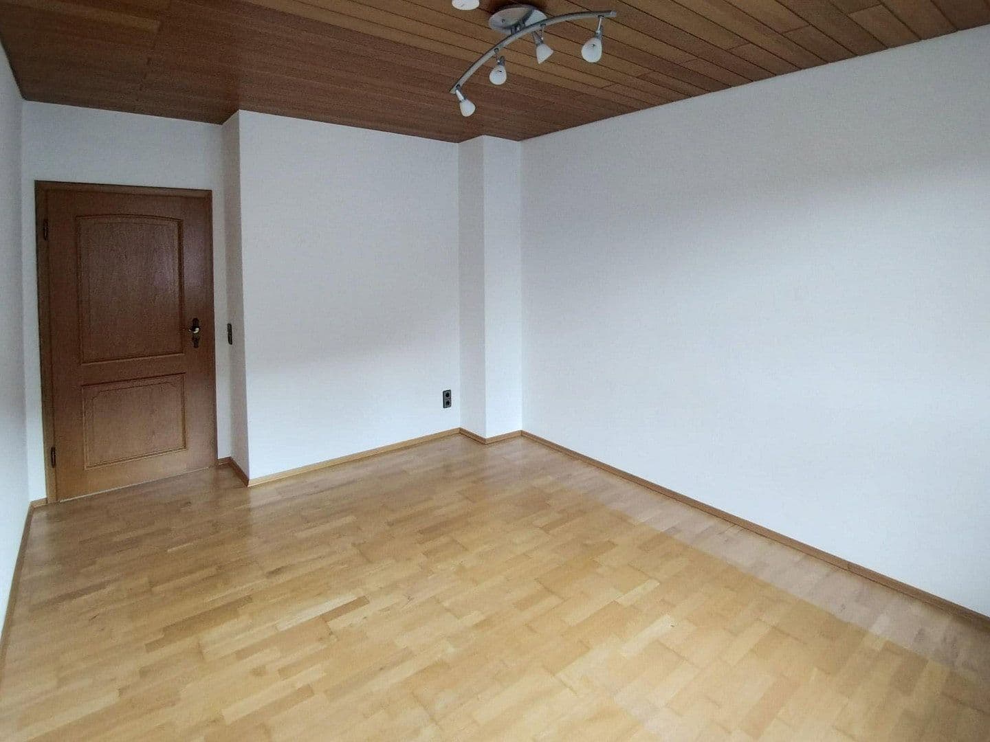 Prenájom bytu 4-izbový 104 m², Kleinostheim, Bavorsko Prenájom bytu 4-izbový 104 m², Kleinostheim, Bavorsko