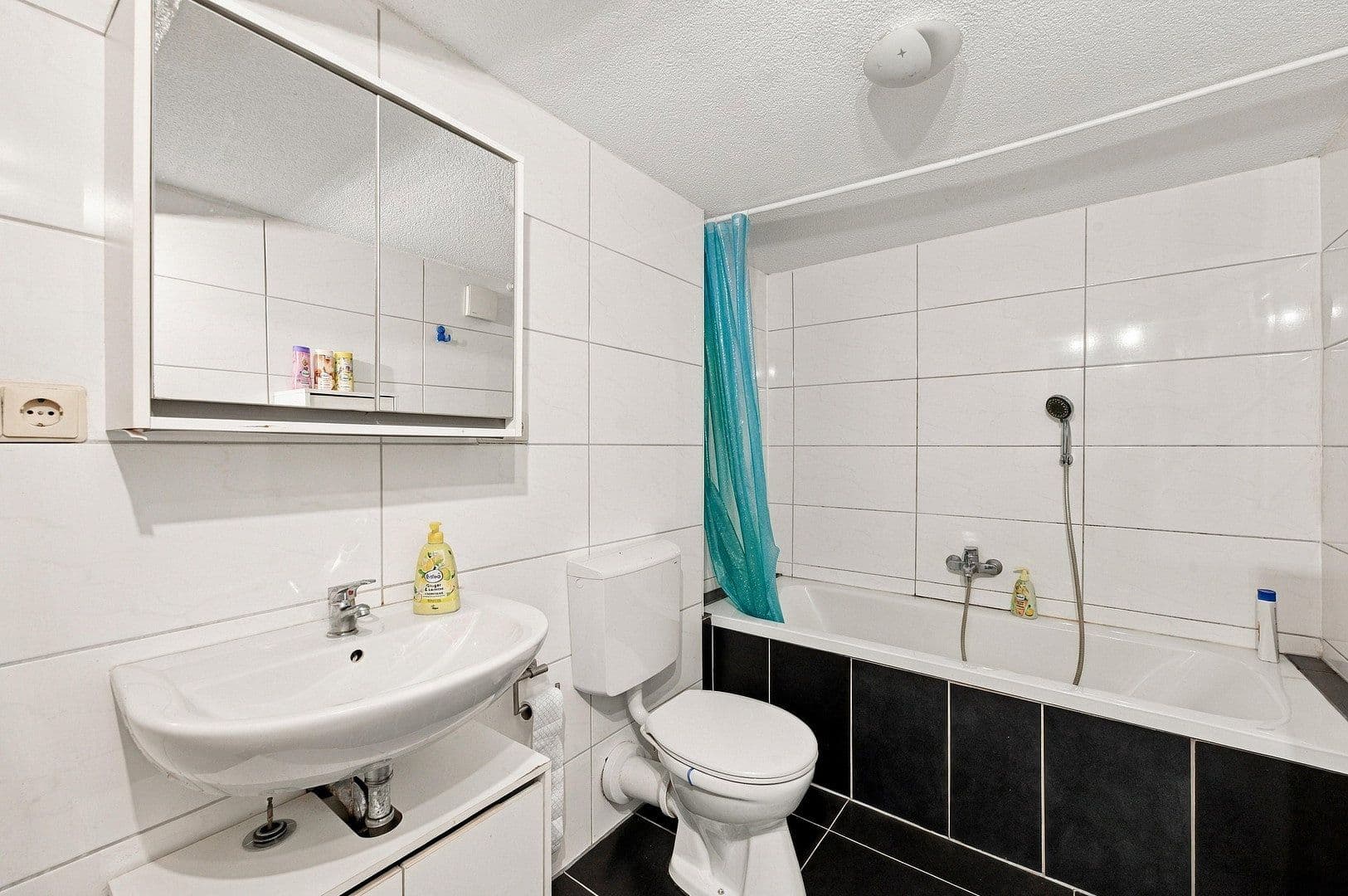 Predaj domu 200 m², pozemok 271 m², Flein, Bádensko-Wurttembersko Predaj domu 200 m², pozemok 271 m², Flein, Bádensko-Wurttembersko
