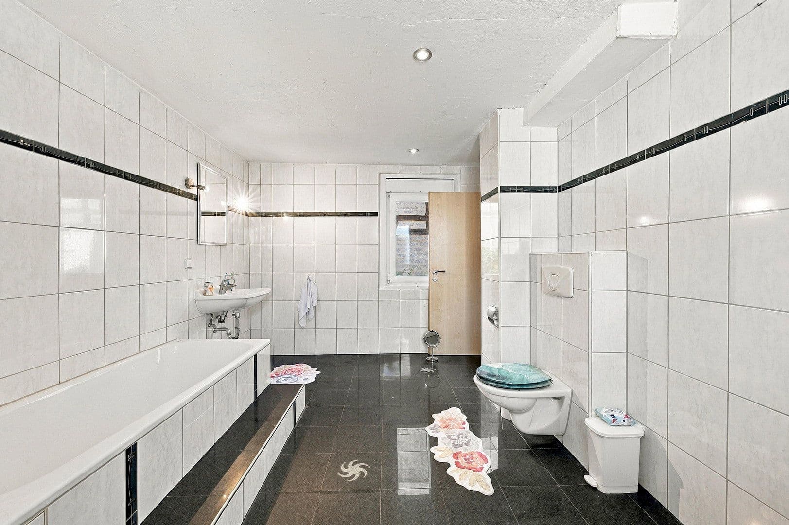 Predaj domu 200 m², pozemok 271 m², Flein, Bádensko-Wurttembersko Predaj domu 200 m², pozemok 271 m², Flein, Bádensko-Wurttembersko