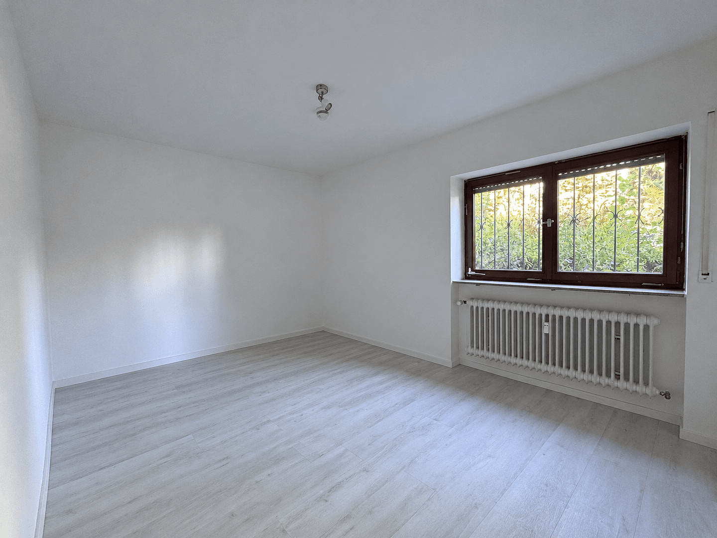 Prenájom bytu 2-izbový 66 m², Aidlingen, Bádensko-Wurttembersko Prenájom bytu 2-izbový 66 m², Aidlingen, Bádensko-Wurttembersko