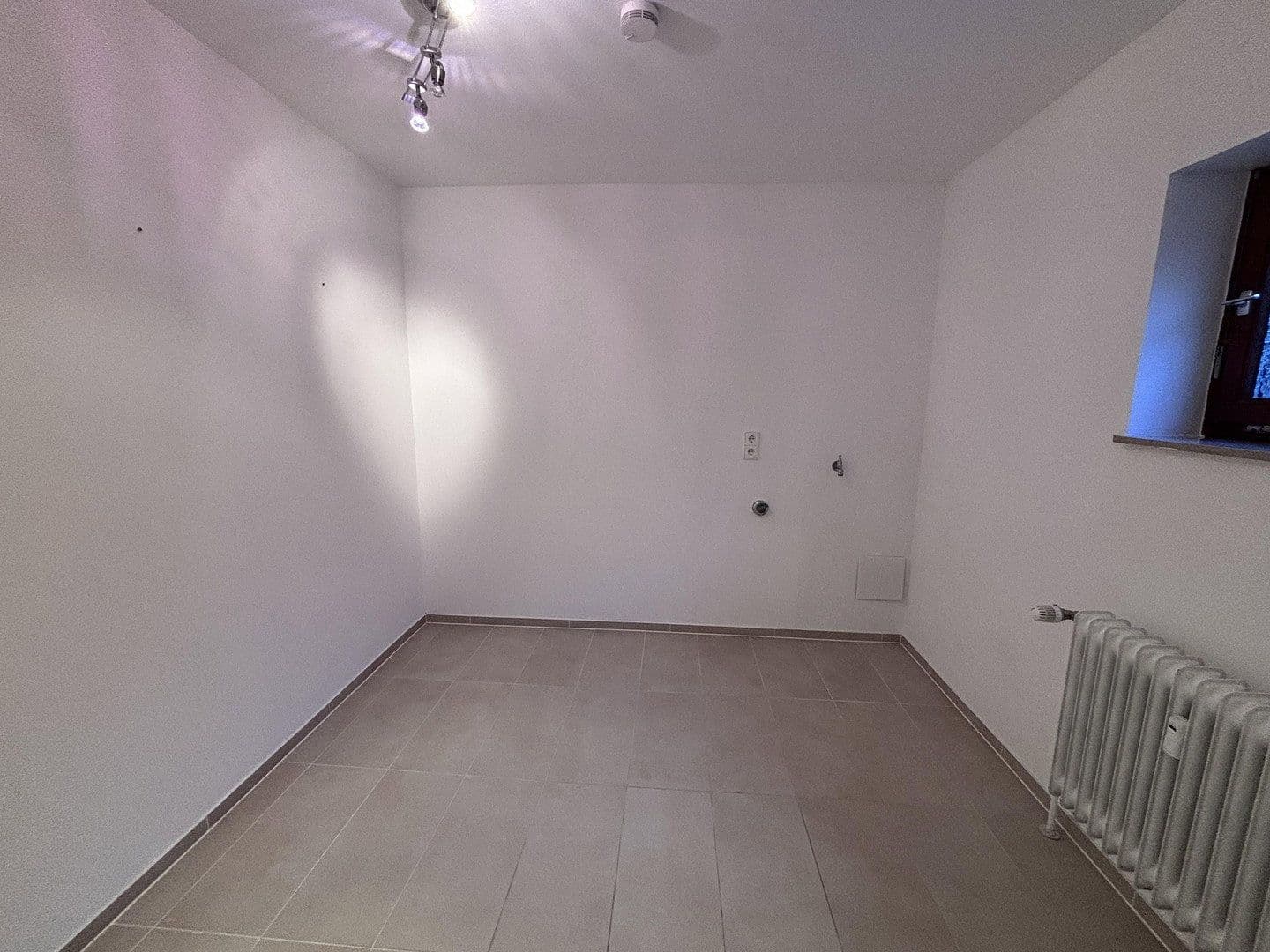 Prenájom bytu 2-izbový 66 m², Aidlingen, Bádensko-Wurttembersko Prenájom bytu 2-izbový 66 m², Aidlingen, Bádensko-Wurttembersko