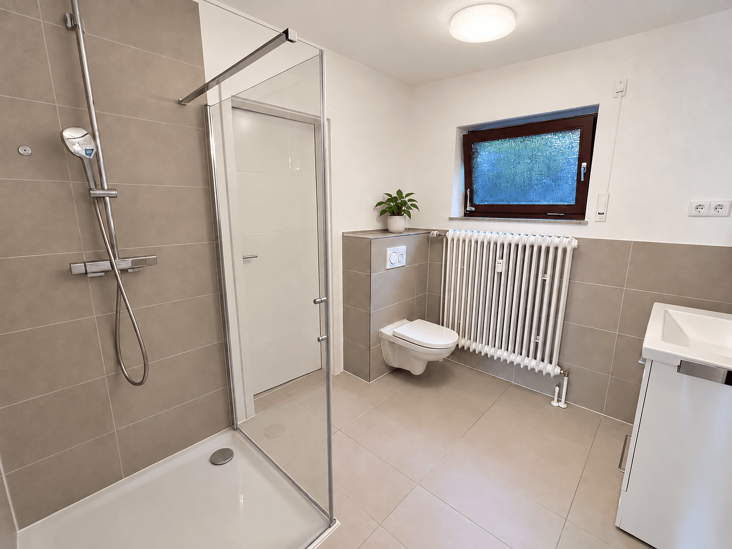 Prenájom bytu 2-izbový 66 m², Aidlingen, Bádensko-Wurttembersko Prenájom bytu 2-izbový 66 m², Aidlingen, Bádensko-Wurttembersko