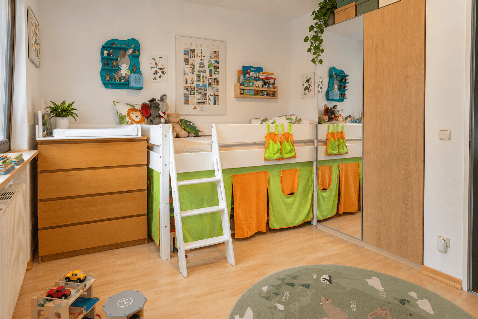 Predaj domu 82 m², pozemok 220 m², Mozartstr. 93A, Ottobrunn, Bavorsko Predaj domu 82 m², pozemok 220 m², Mozartstr. 93A, Ottobrunn, Bavorsko