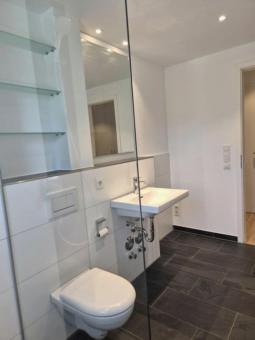 Prenájom bytu 1-izbový 42 m², München, Bavorsko Prenájom bytu 1-izbový 42 m², München, Bavorsko