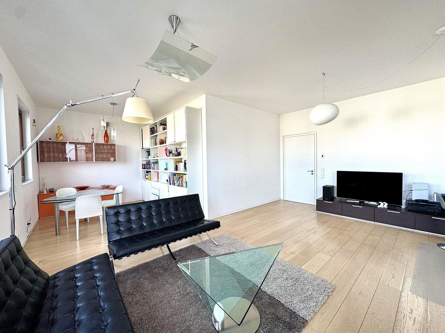 Predaj bytu 4-izbový 144 m², Frankfurt am Main, Hesensko Predaj bytu 4-izbový 144 m², Frankfurt am Main, Hesensko