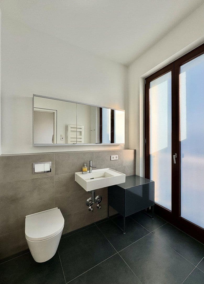 Predaj bytu 4-izbový 144 m², Frankfurt am Main, Hesensko Predaj bytu 4-izbový 144 m², Frankfurt am Main, Hesensko