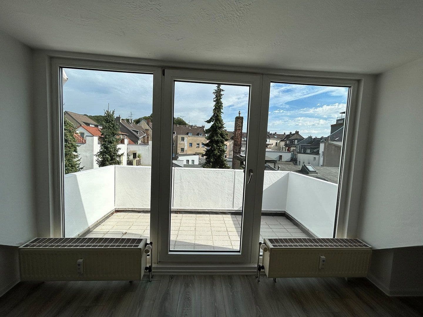 Prenájom bytu 2-izbový 56 m², Düsseldorf, Severné Porýnie - Westfálsko Prenájom bytu 2-izbový 56 m², Düsseldorf, Severné Porýnie - Westfálsko