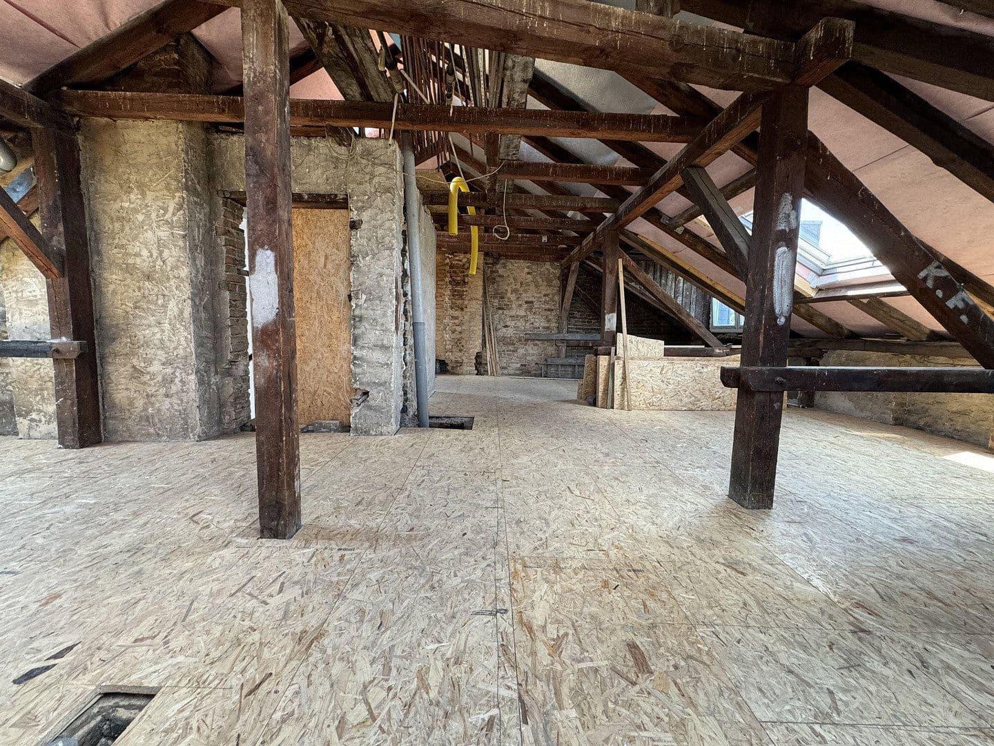 Prenájom nebytového priestoru 400 m², Johannisthaler Chaussee 431, Berlin, Berlín Prenájom nebytového priestoru 400 m², Johannisthaler Chaussee 431, Berlin, Berlín